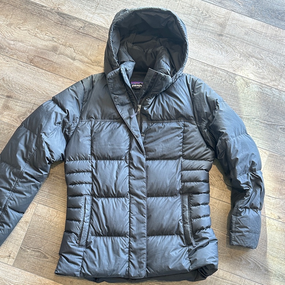 Patagonia Women's Charcoal Puffer Jacket